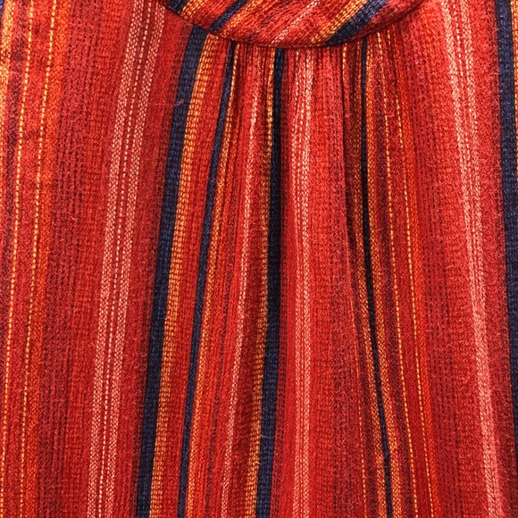 Striped sleeveless blouse with slit - Picture 6 of 6